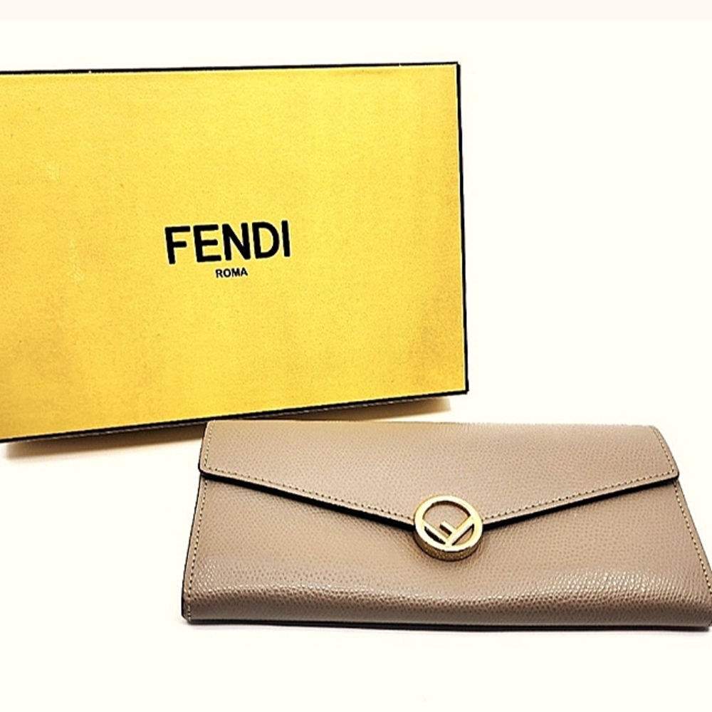 FENDI AUTHENTIC CONTINENTAL  LEATHER LONG WALLET W/ CHAIN & BOX EUC